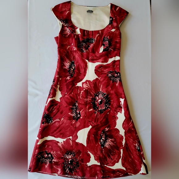 Ann Taylor Dresses & Skirts - NWOT Ann Taylor 100% silk watercolor poppies dress, size 6